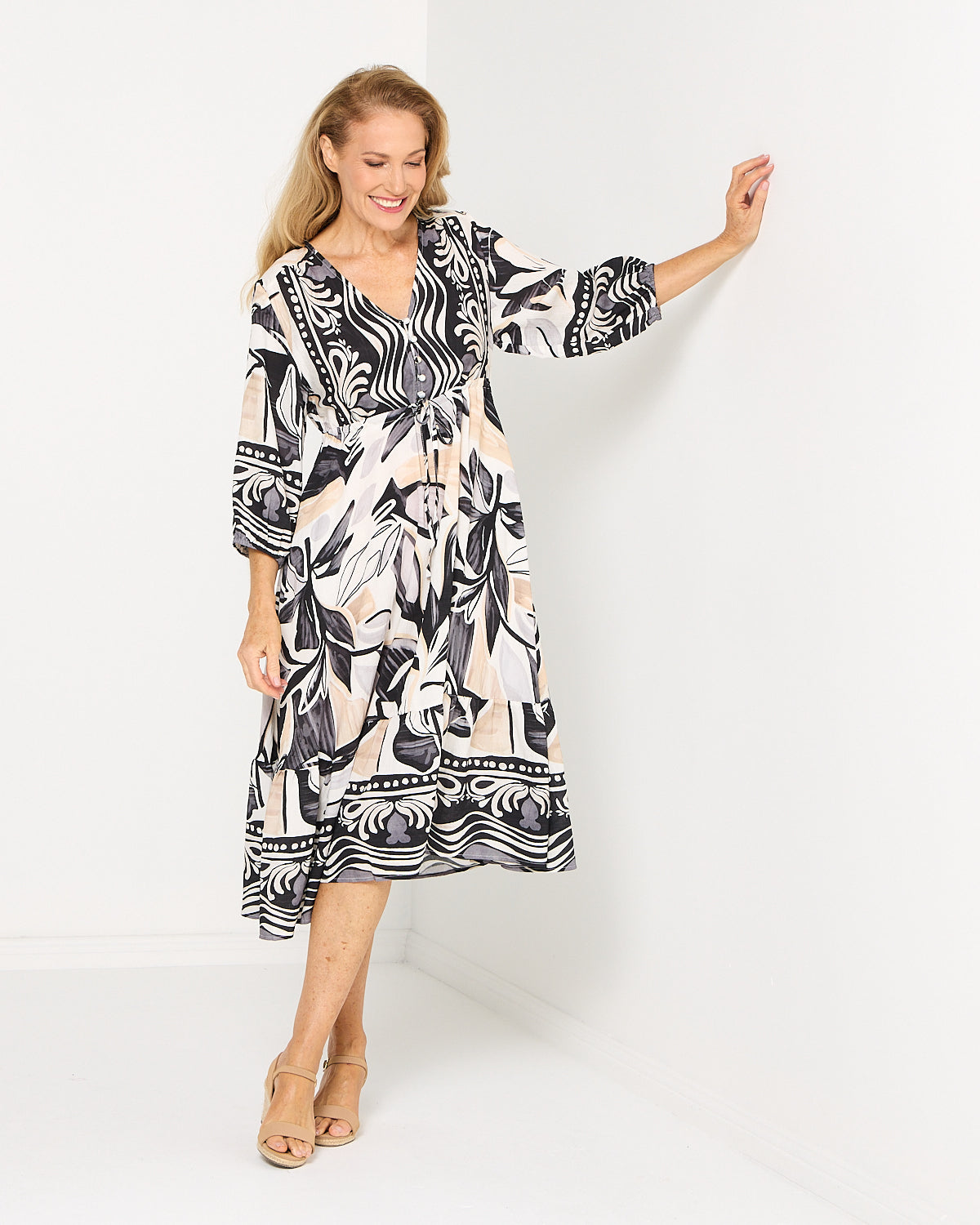 Women's Rosalie printed tiered midi dress in Black