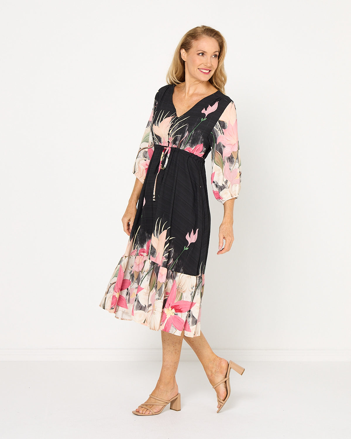 Women's Rosalie printed tiered midi dress in Black Floral