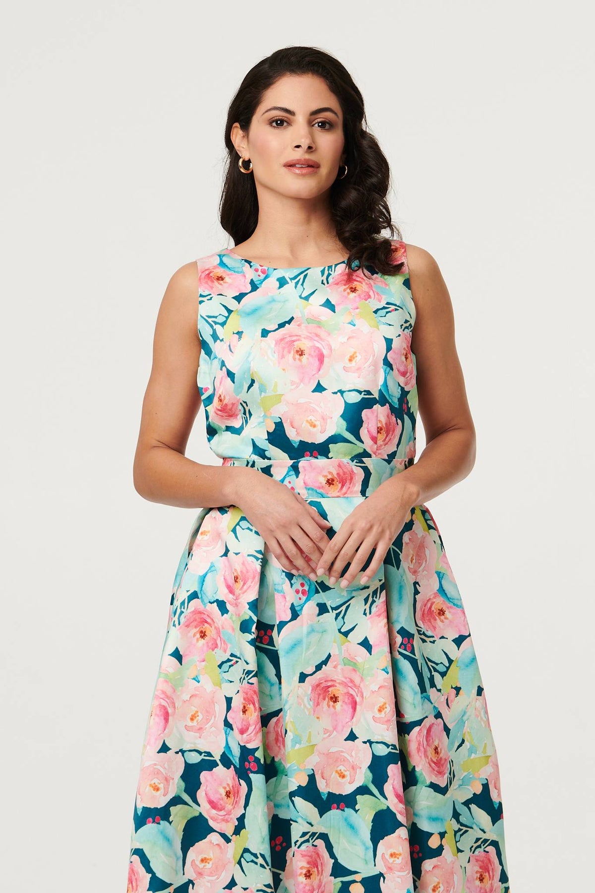 Floral Sleeveless Pleat Front Midi Dress Back View