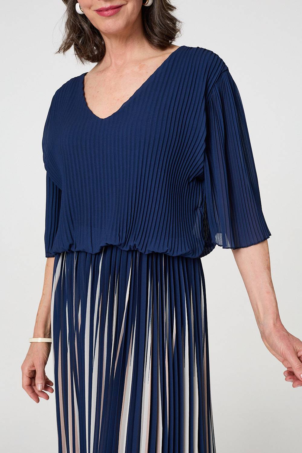 Striped Pleat 1/2 Sleeve Midi Dress Back View 2