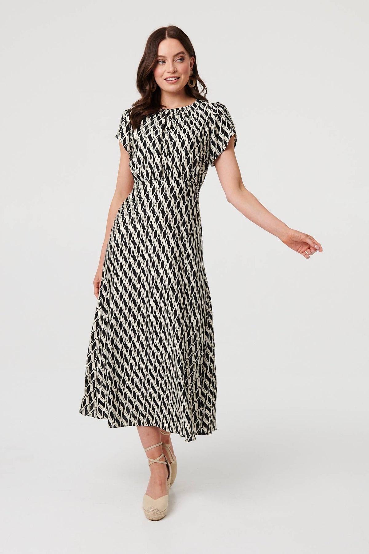 Printed Cap Sleeve Ruched Midi Dress Back View