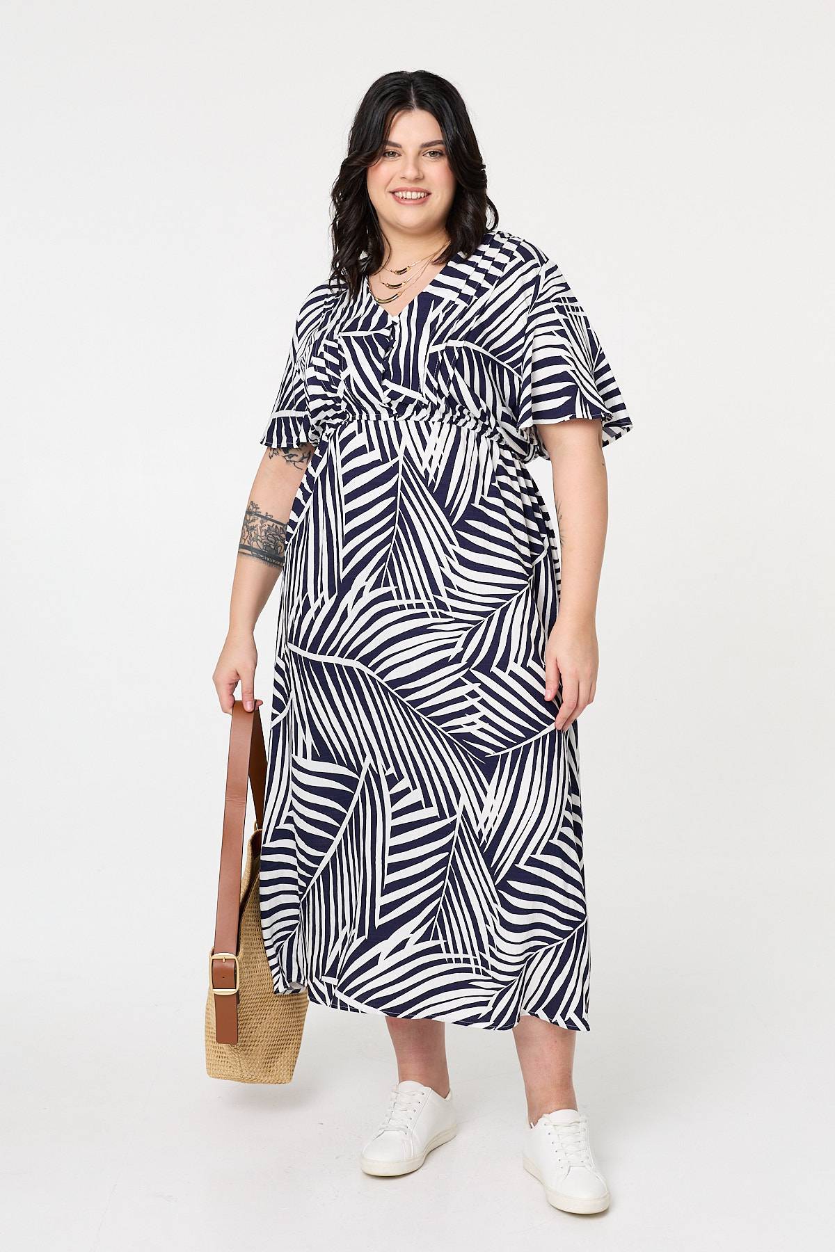 Curve Leaf Print Short Sleeve Midi Dress Front View