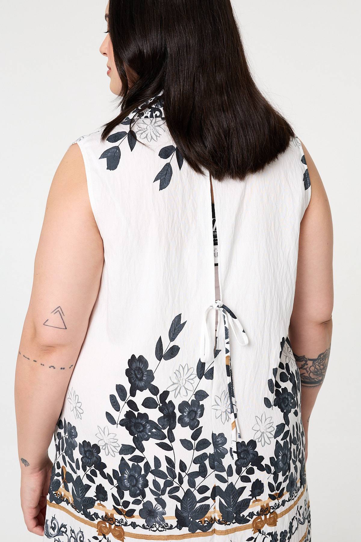Curve Floral Knee Length Shirt Dress Detail View