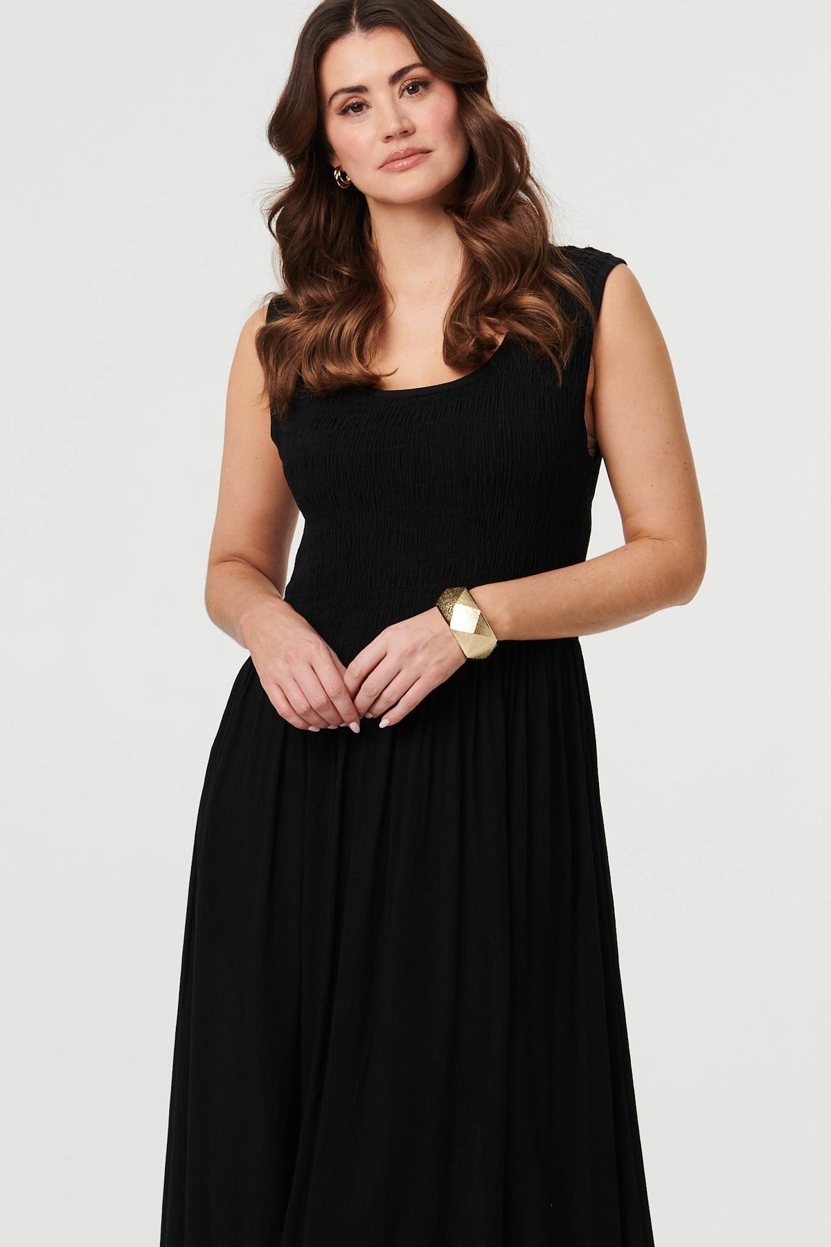 Sleeveless Scoop Neck Shirred Midi Dress Back View