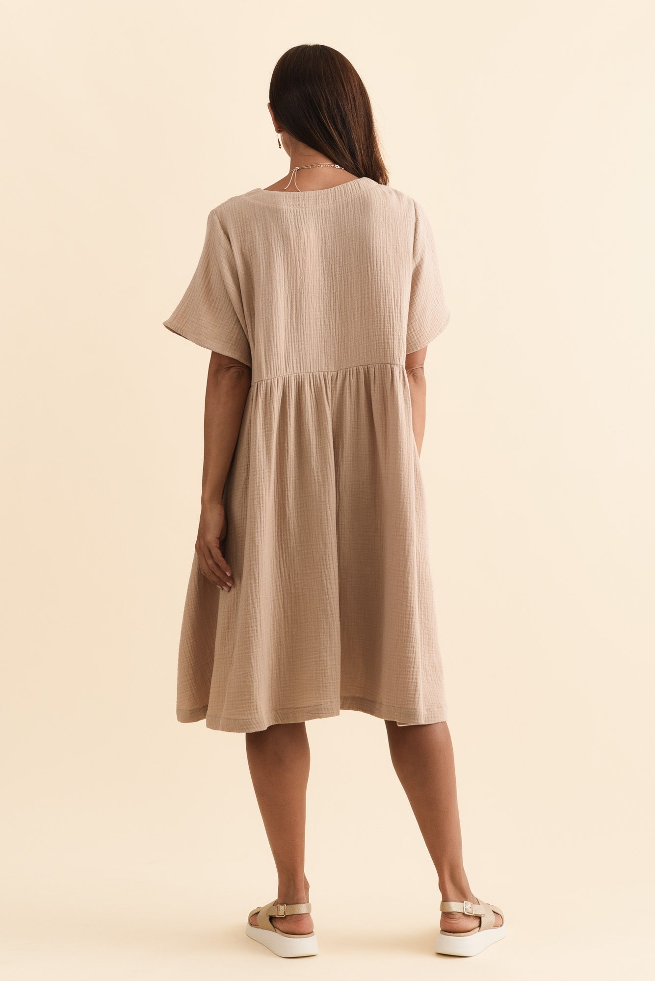 Cloud Gauze Beige Cotton Pocket Dress Detail View