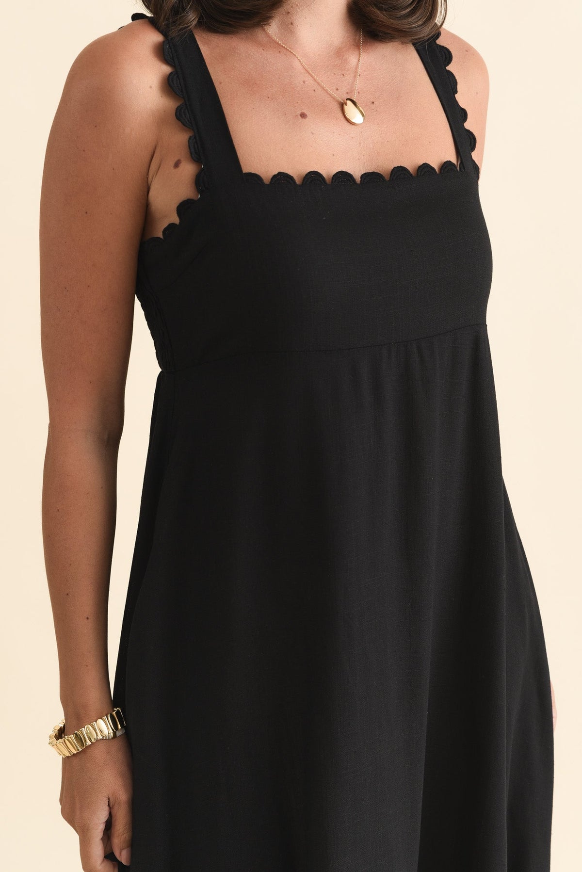 Falice Black Contrast Linen Blend Dress Detail View