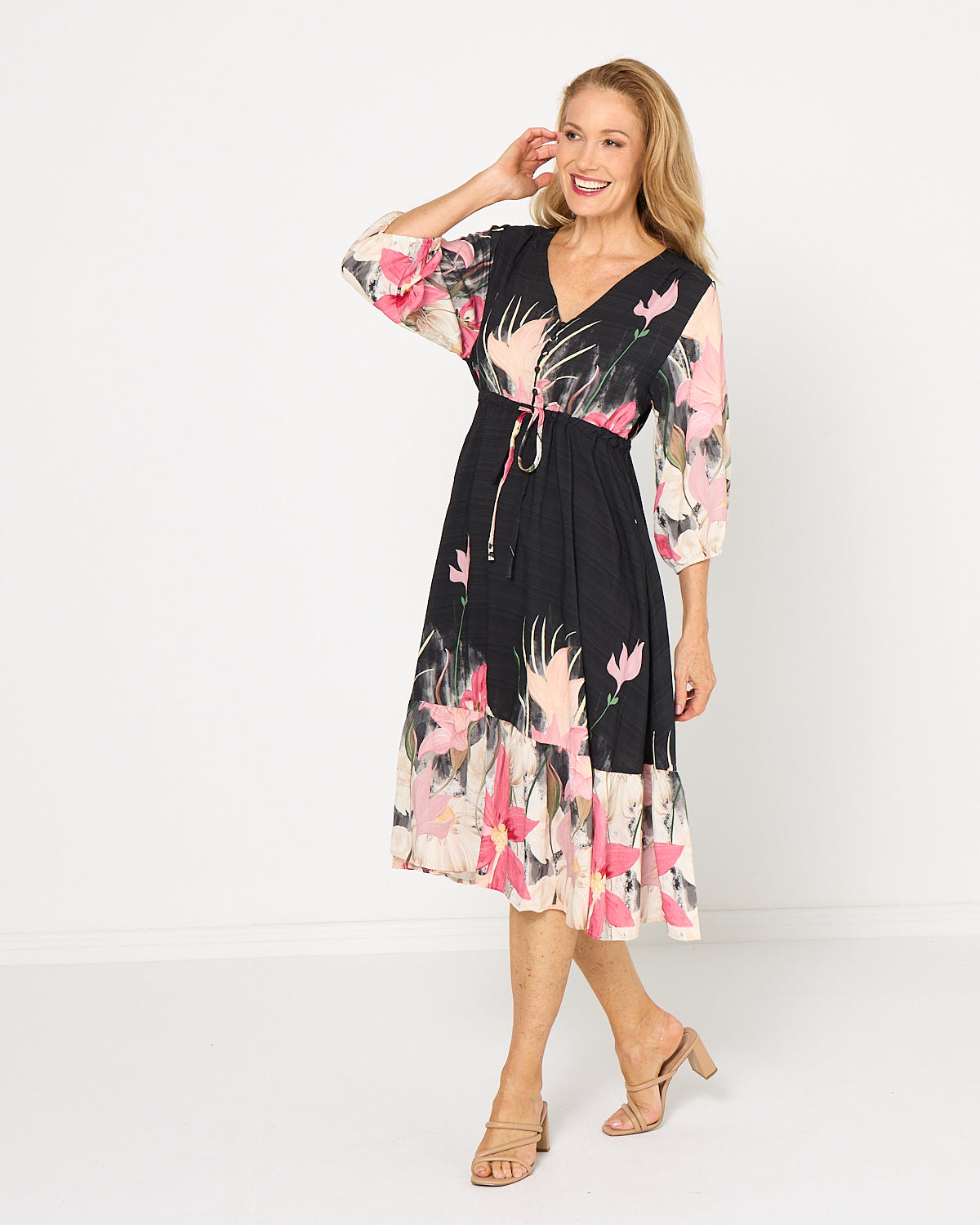 Women's Rosalie printed tiered midi dress in Black Floral