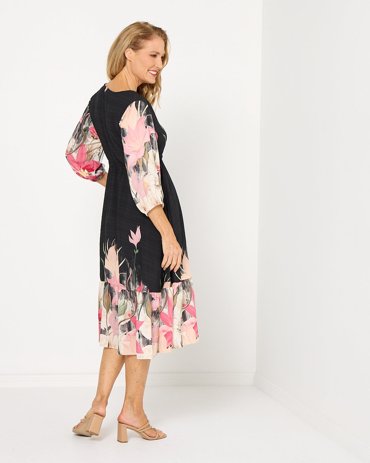 Women's Rosalie printed tiered midi dress in Black Floral