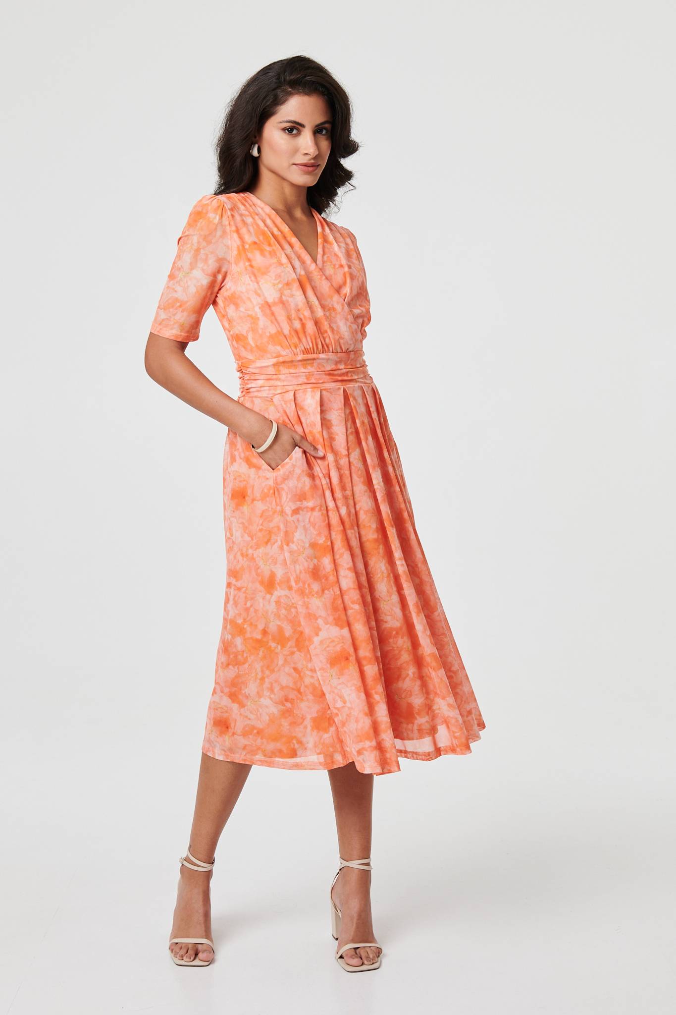 Printed 3/4 Sleeve Ruched Midi Dress Detail View
