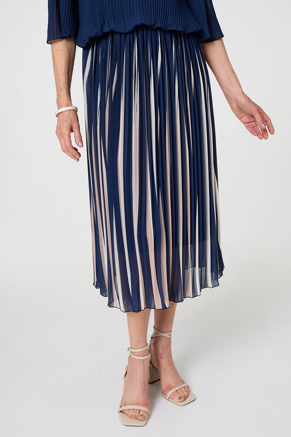 Striped Pleat 1/2 Sleeve Midi Dress Front View 2