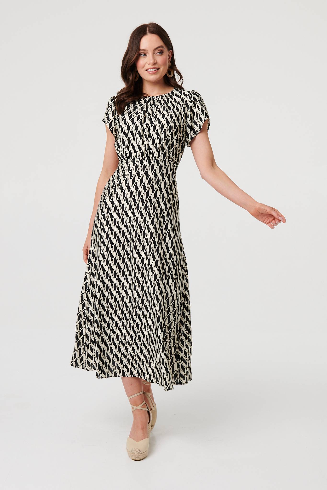 Printed Cap Sleeve Ruched Midi Dress Back View