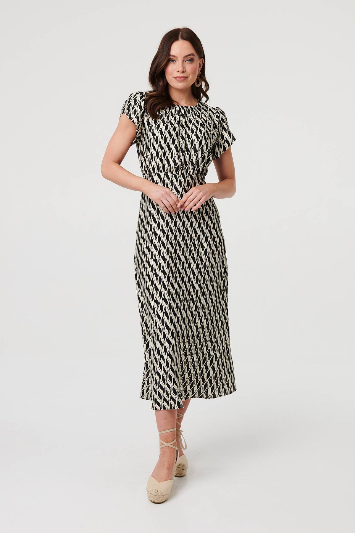Printed Cap Sleeve Ruched Midi Dress Front View