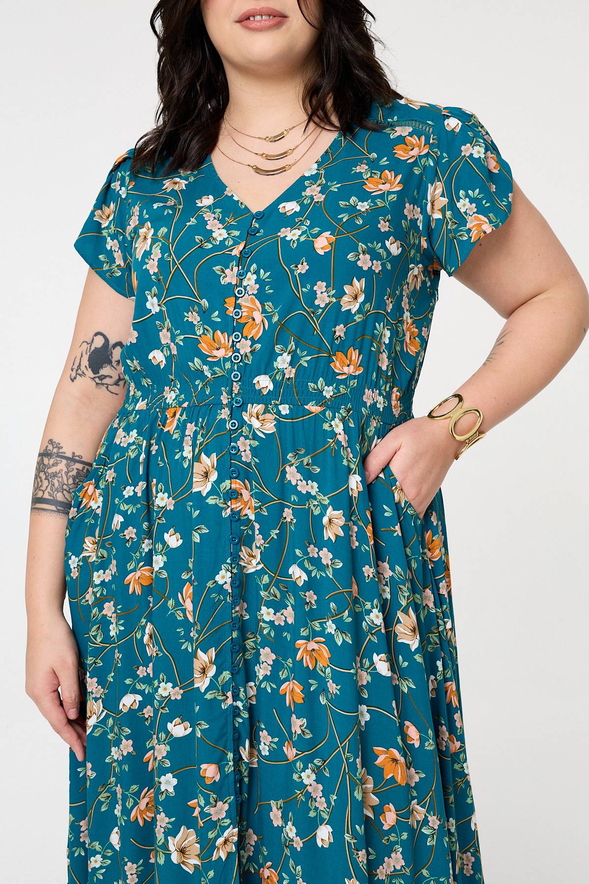 Curve Floral Cap Sleeve Lace Maxi Dress Styled View