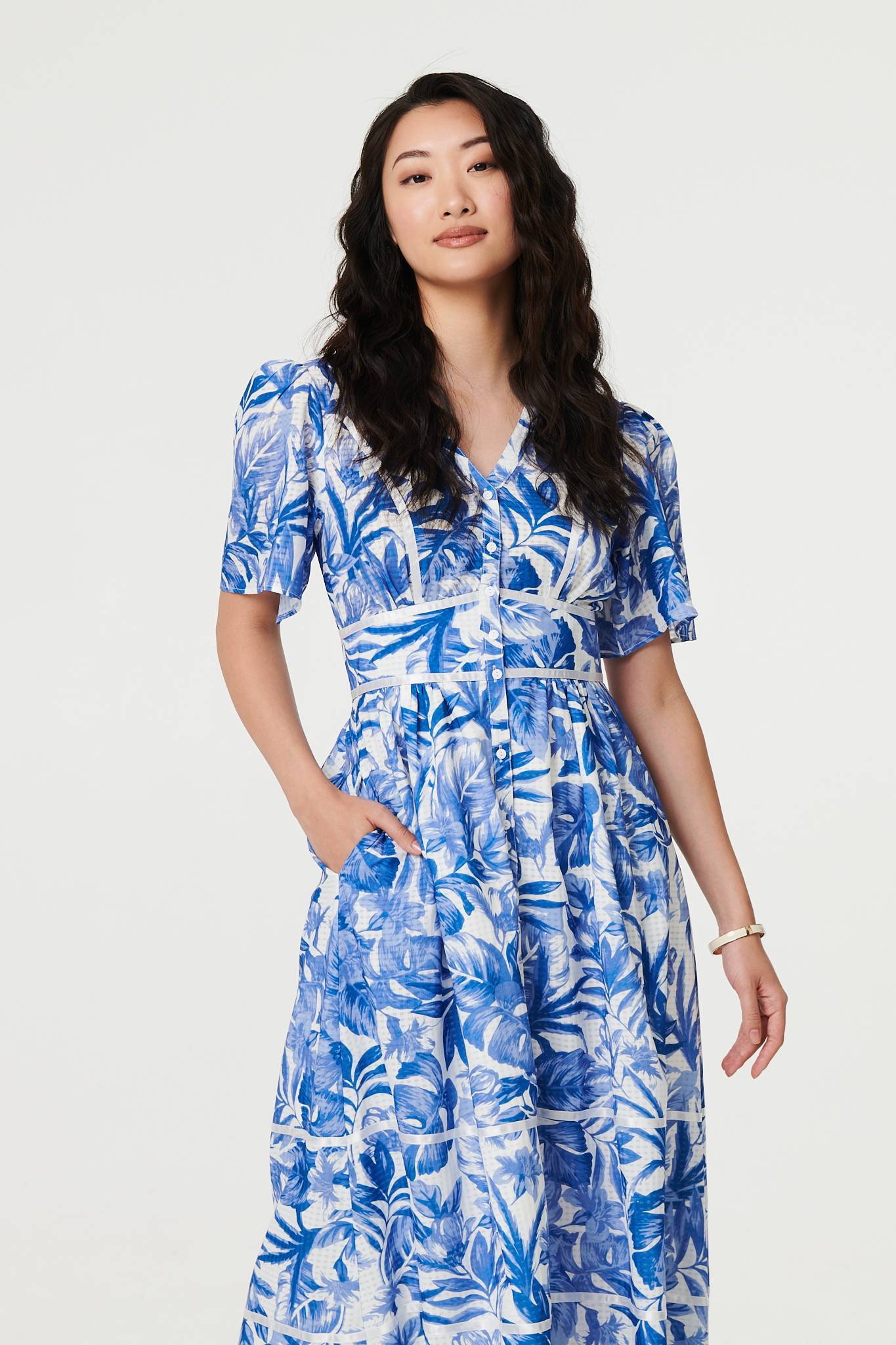 Leaf Print 1/2 Sleeve Tiered Midi Dress Back View