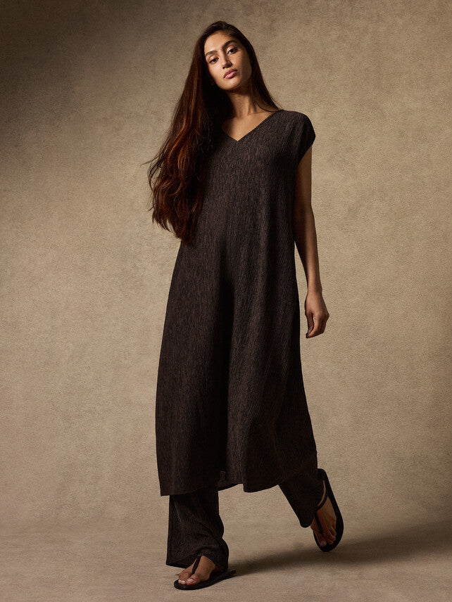 Elara | Pleated V-Neck Midi Dress Chocolate Brown