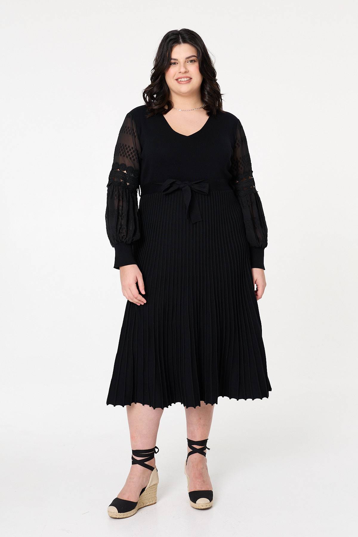 Curve Pleated Lace Puff Sleeve Midi Dress Back View