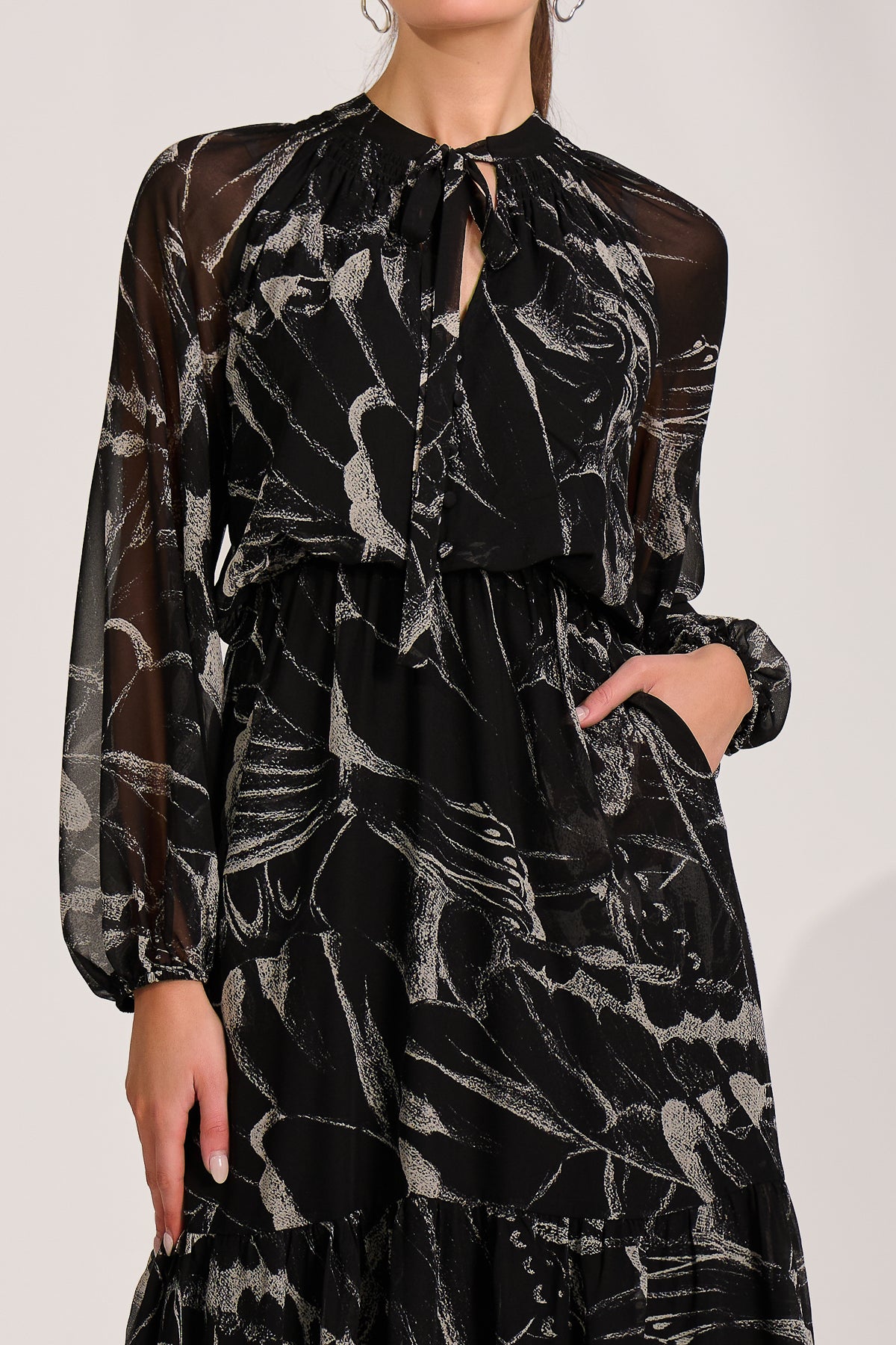 Chiffon Long Sleeve Tiered Maxi Dress BLACK PATTERN Side View